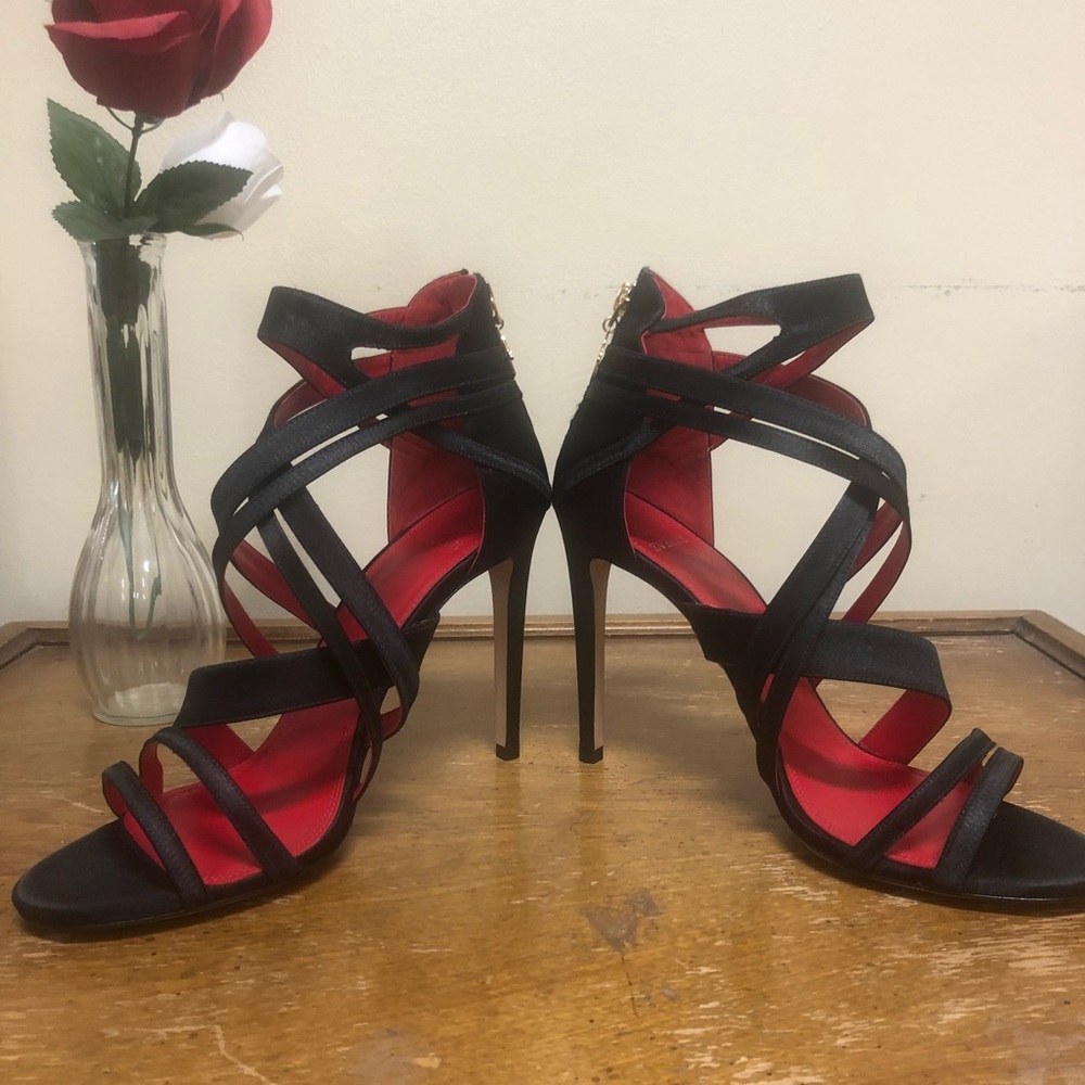 HUGE SALE!! New in box Zvelle shoes! HTF lg size!